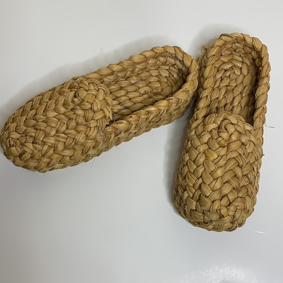 Wicker Rattan Pair of Loafer Shoes | Decor Feet Foot Hanging Boho Hippie Pieces - Picture 5 of 8